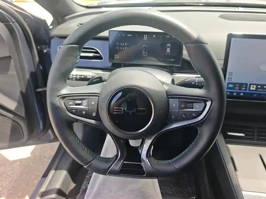 Seal 06 DM-i Touring Edition 2025 DM-i 150KM Premium Model — миниатюра 15