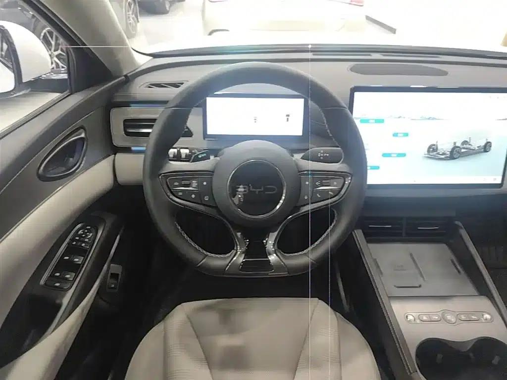 Seal 06 DM-i Touring Edition 2025 DM-i 150KM Flagship Model — миниатюра 11