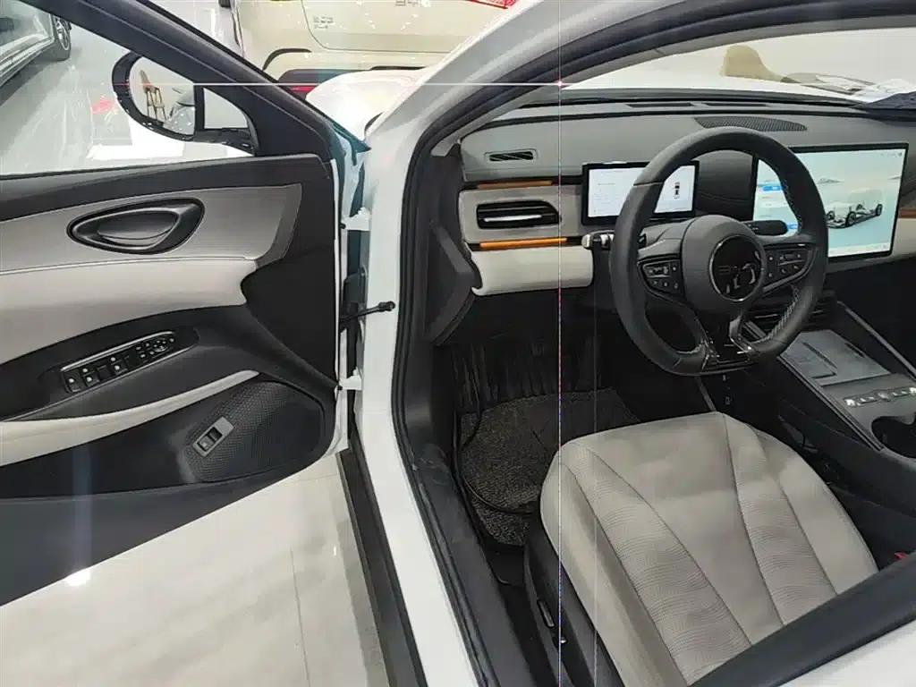 Seal 06 DM-i Touring Edition 2025 DM-i 150KM Flagship Model — миниатюра 16
