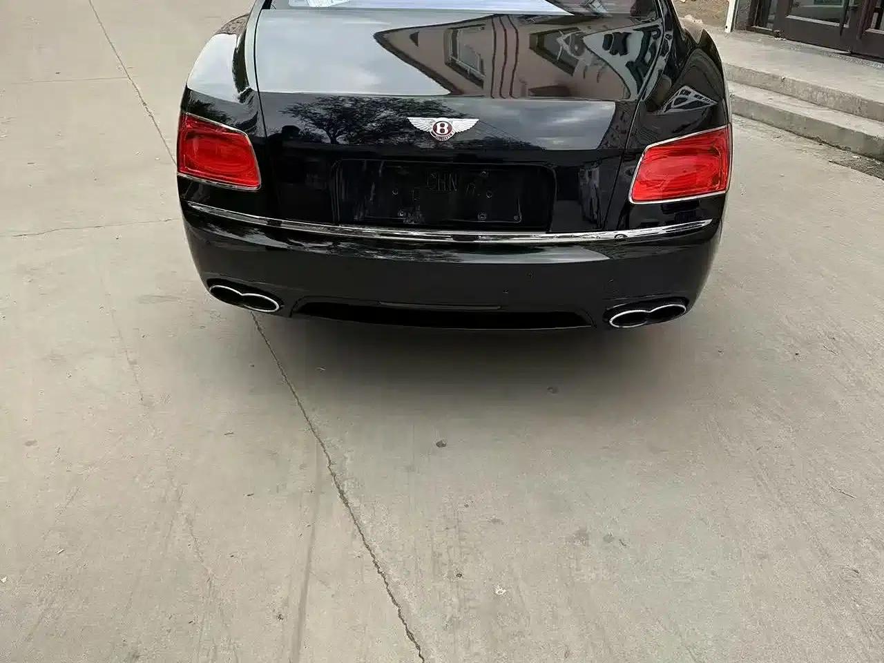 2017 Flying Spur 4.0T V8 Standard Edition — миниатюра 4