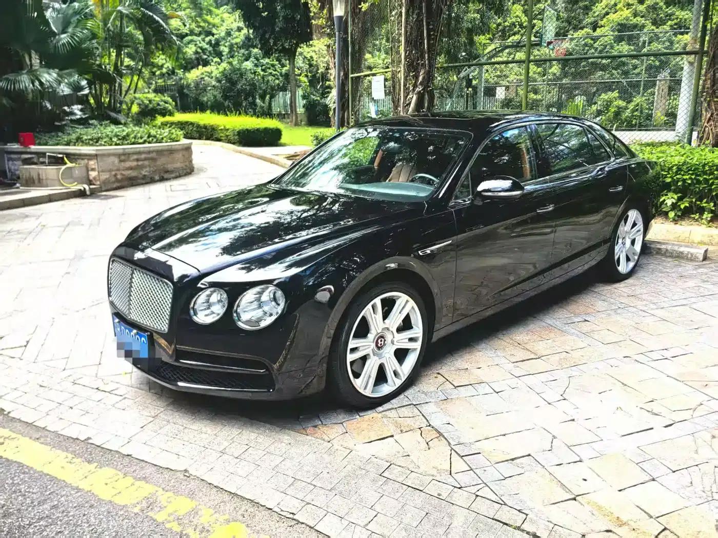 2014 Flying Spur 4.0T V8 Premium Edition — миниатюра 1