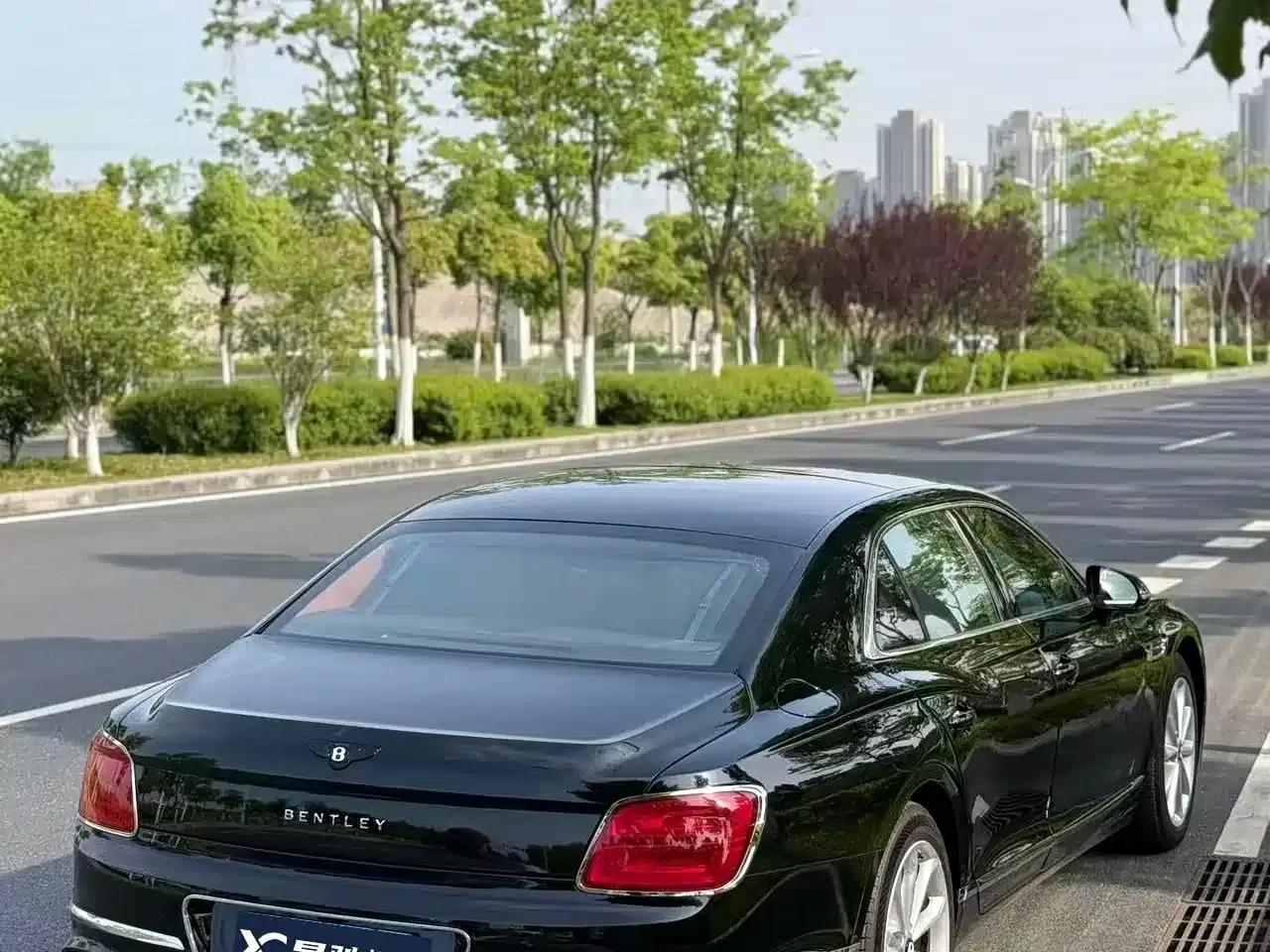 Flying Spur 2021 4.0T V8 Standard Edition — миниатюра 6