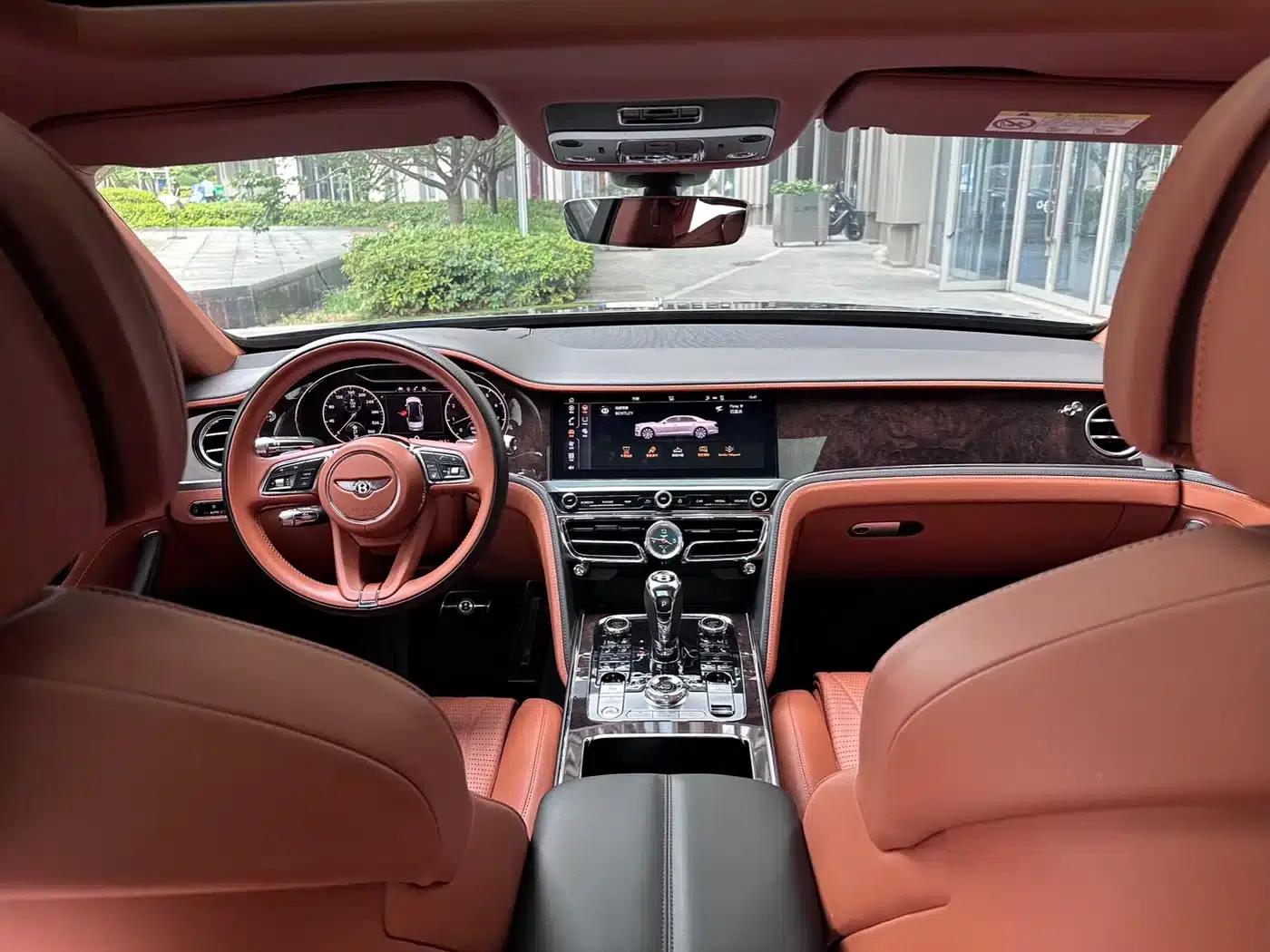 Flying Spur 2021 4.0T V8 Standard Edition — миниатюра 12