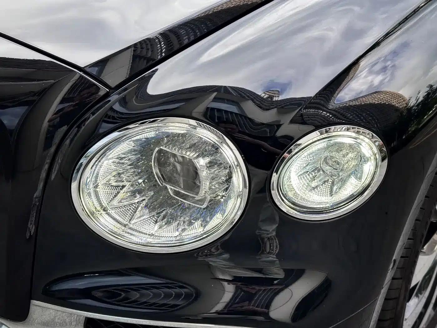 Flying Spur 2021 4.0T V8 Standard Edition — миниатюра 7