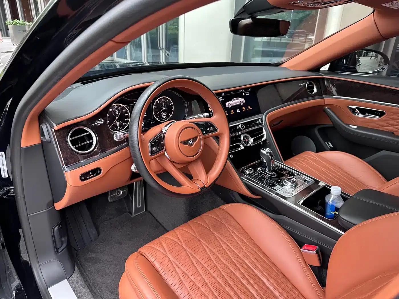Flying Spur 2021 4.0T V8 Standard Edition — миниатюра 10