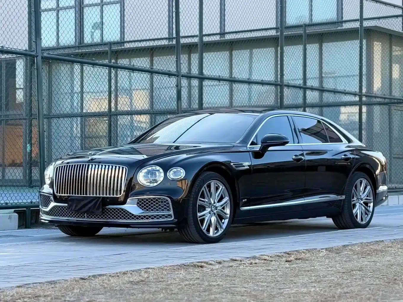 Flying Spur 2021 4.0T V8 Standard Edition — миниатюра 1