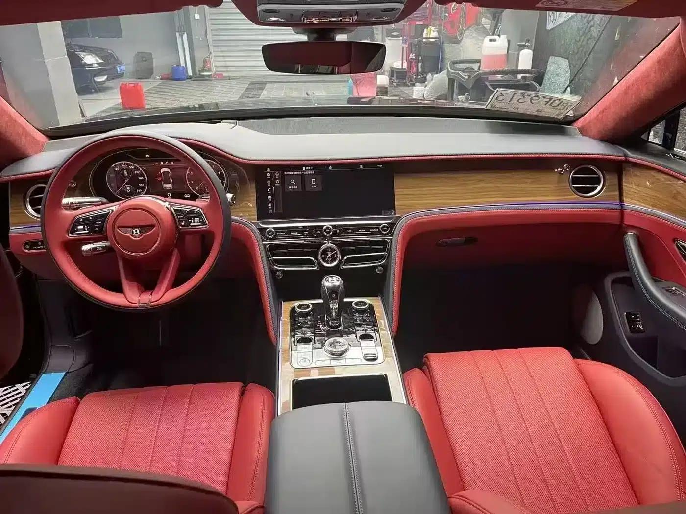 Flying Spur 2021 4.0T V8 Standard Edition — миниатюра 2