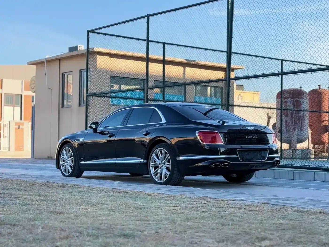 Flying Spur 2021 4.0T V8 Standard Edition — миниатюра 6