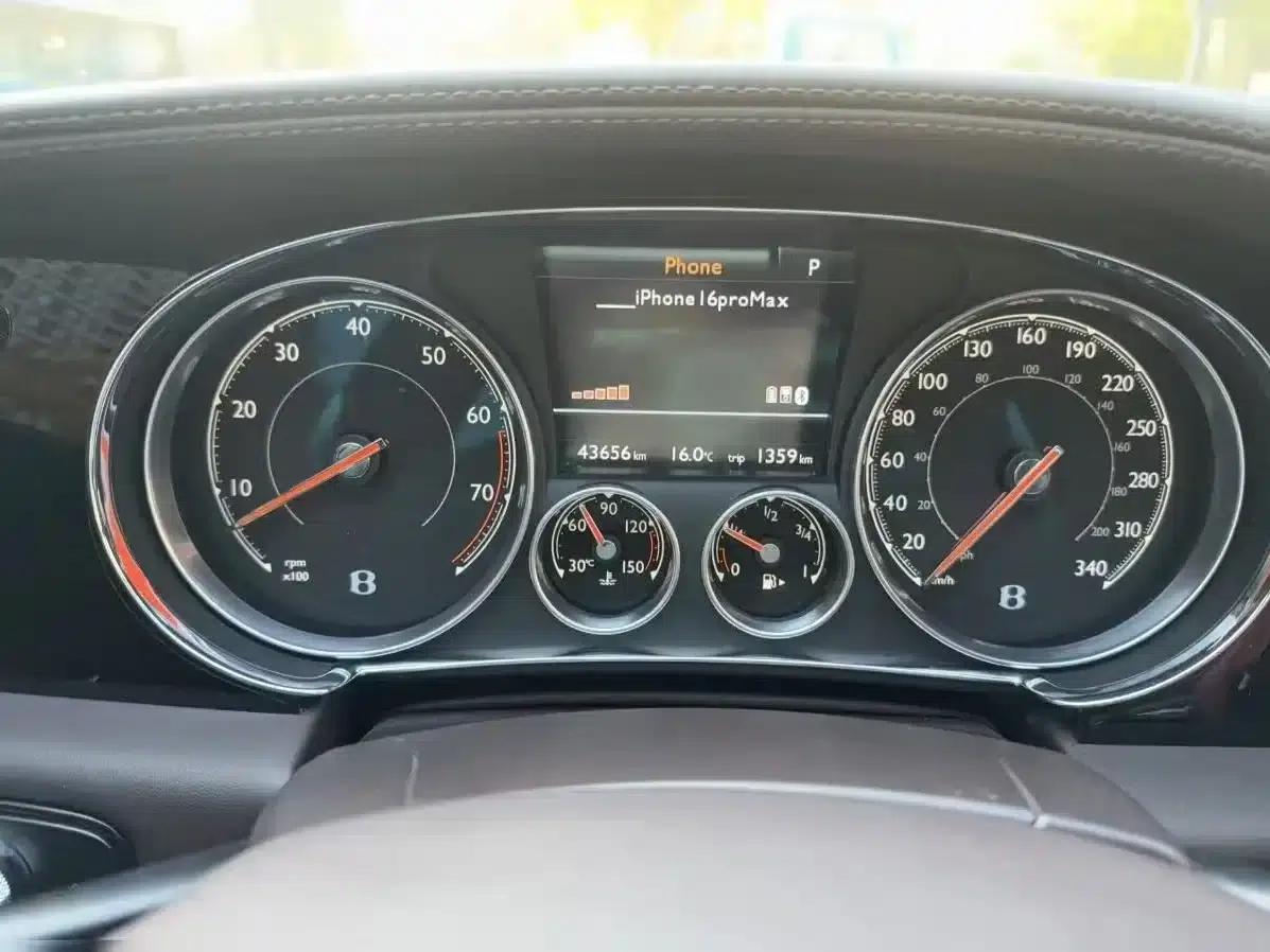2017 Flying Spur 4.0T V8 Standard Edition — миниатюра 5