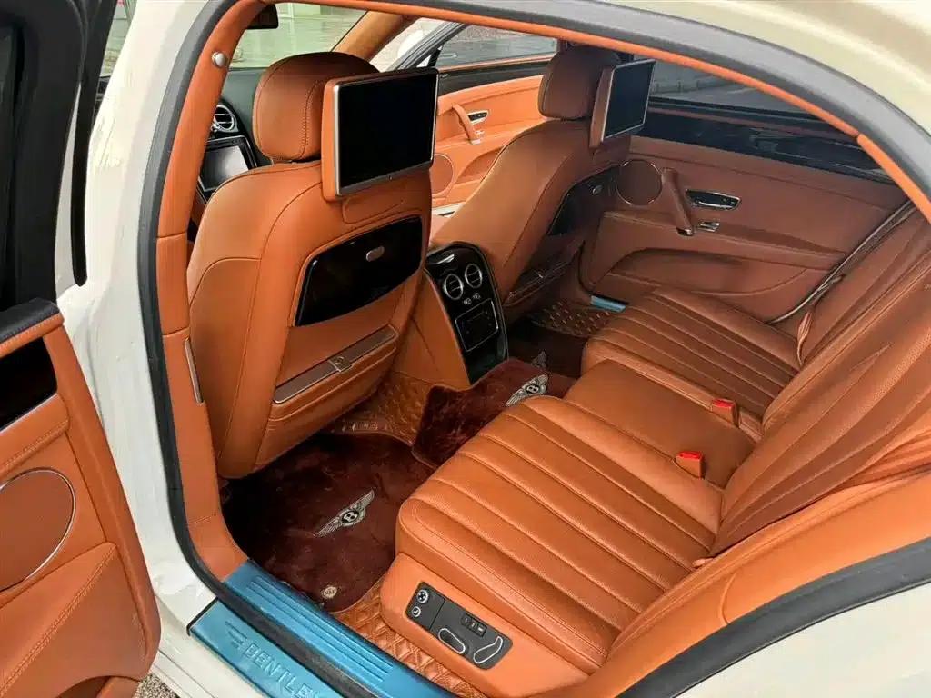 2016 Flying Spur 4.0T V8 Standard Edition — миниатюра 13