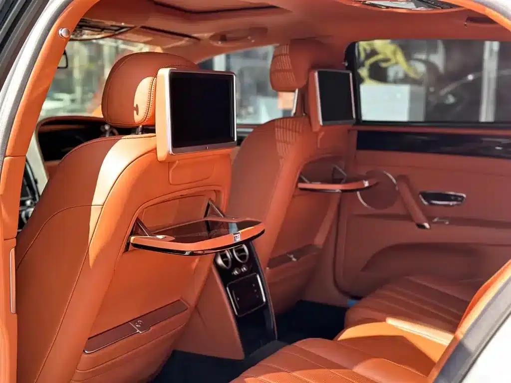 2016 Flying Spur 4.0T V8 Standard Edition — миниатюра 14