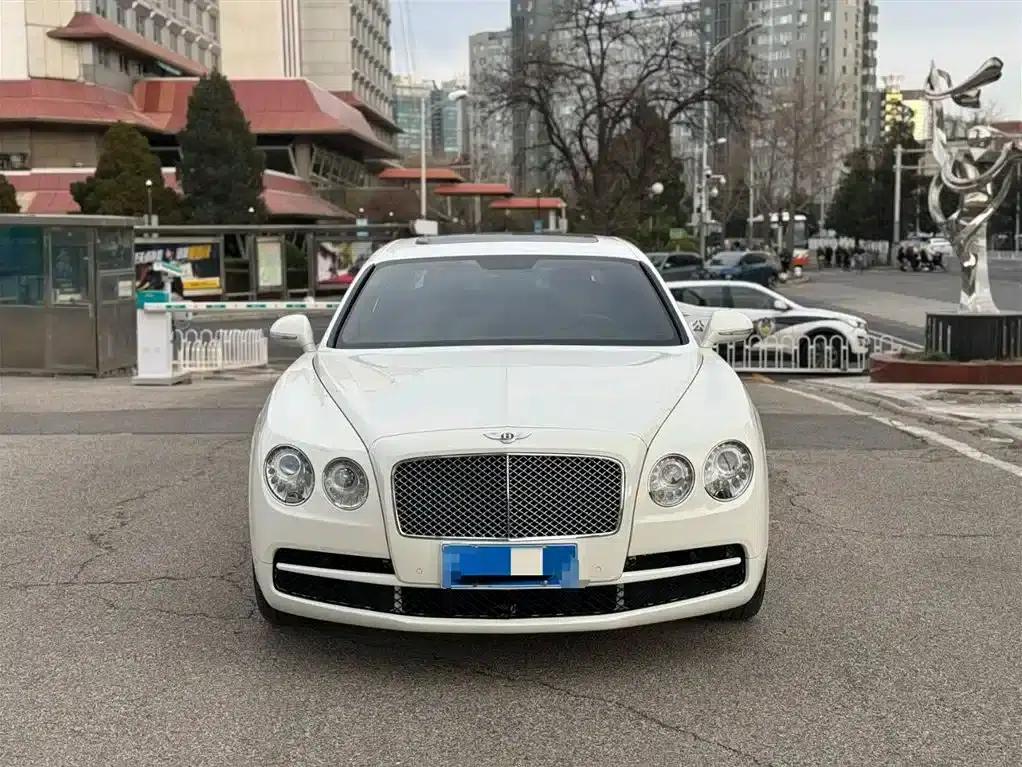 2016 Flying Spur 4.0T V8 Standard Edition — миниатюра 4