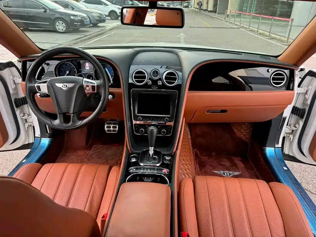 2016 Flying Spur 4.0T V8 Standard Edition — миниатюра 8
