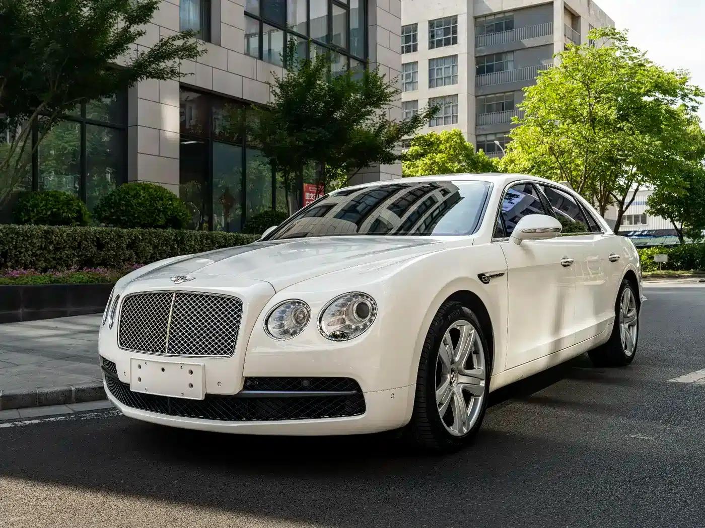2014 Flying Spur 4.0T V8 Premium Edition — миниатюра 1