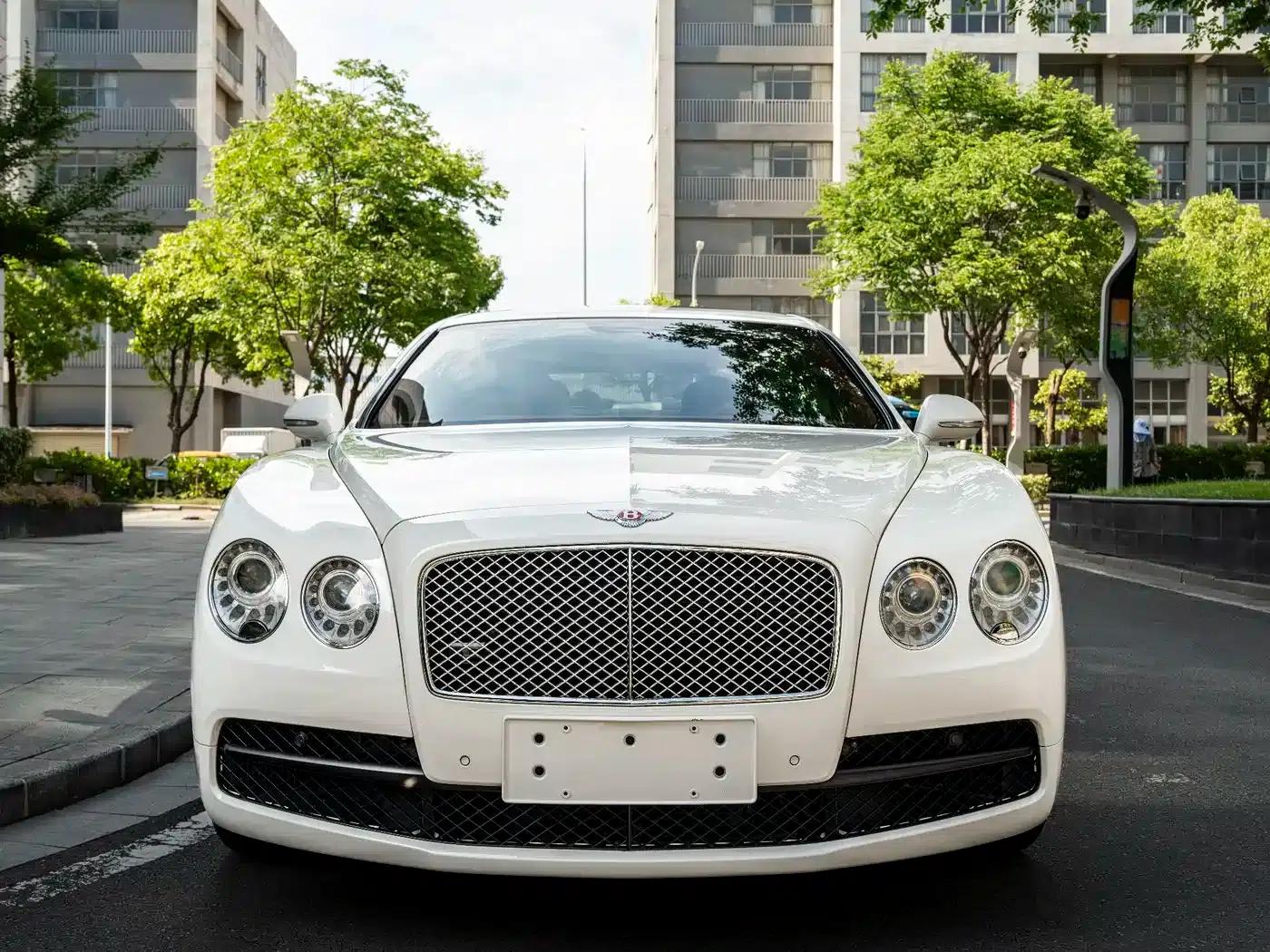2014 Flying Spur 4.0T V8 Premium Edition — миниатюра 2