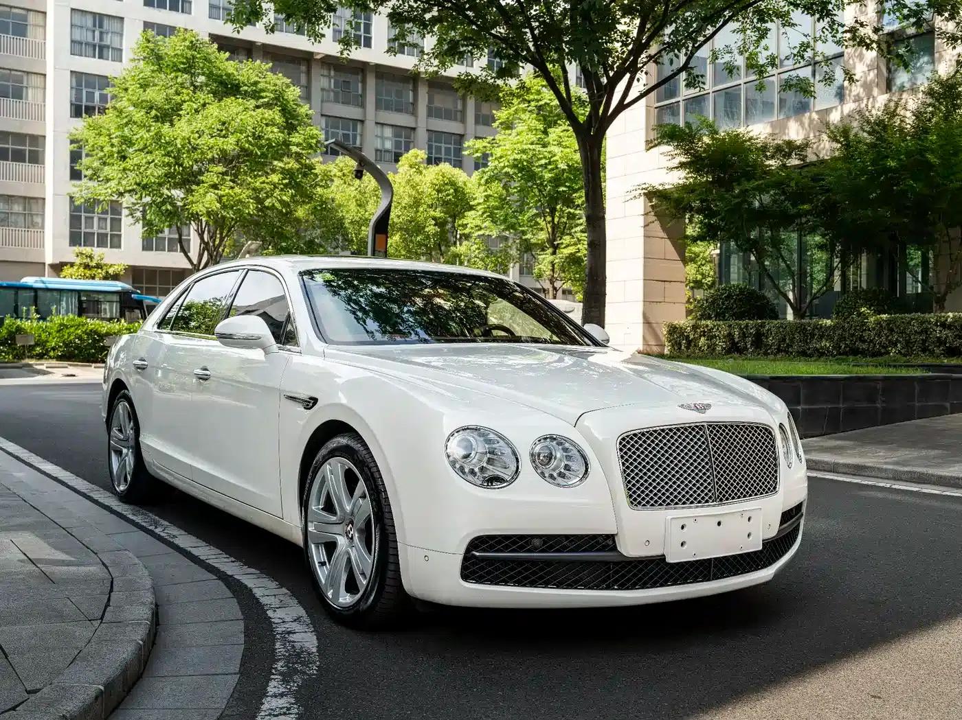 2014 Flying Spur 4.0T V8 Premium Edition — миниатюра 3