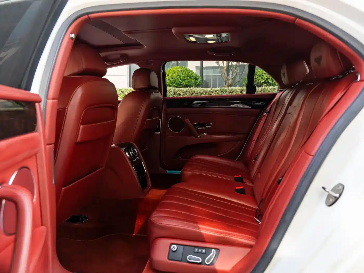 2014 Flying Spur 4.0T V8 Premium Edition — миниатюра 6