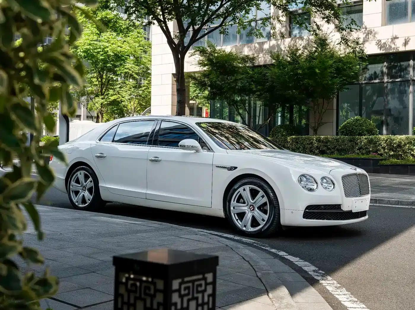 2014 Flying Spur 4.0T V8 Premium Edition — миниатюра 8