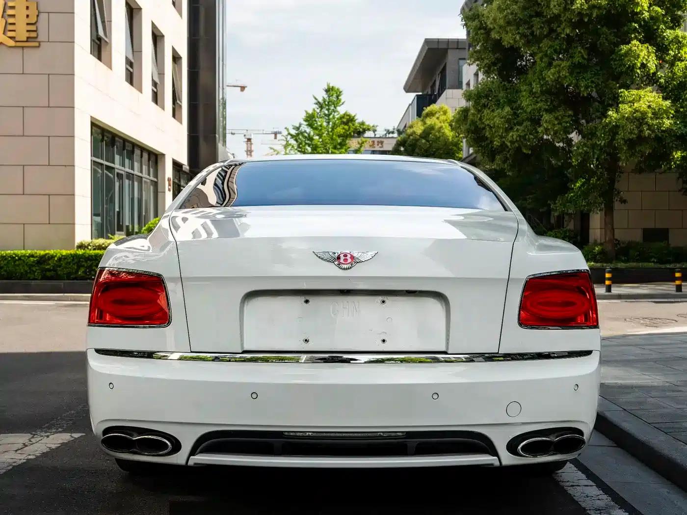 2014 Flying Spur 4.0T V8 Premium Edition — миниатюра 10