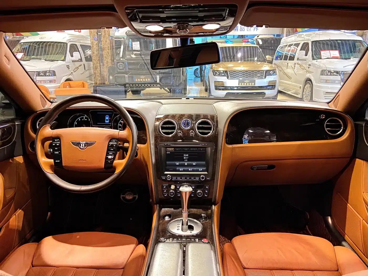 2010 Flying Spur 6.0T Four-Seater — миниатюра 17