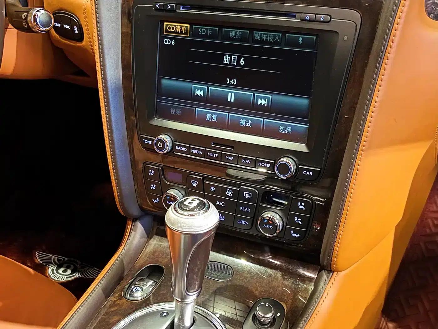 2010 Flying Spur 6.0T Four-Seater — миниатюра 20