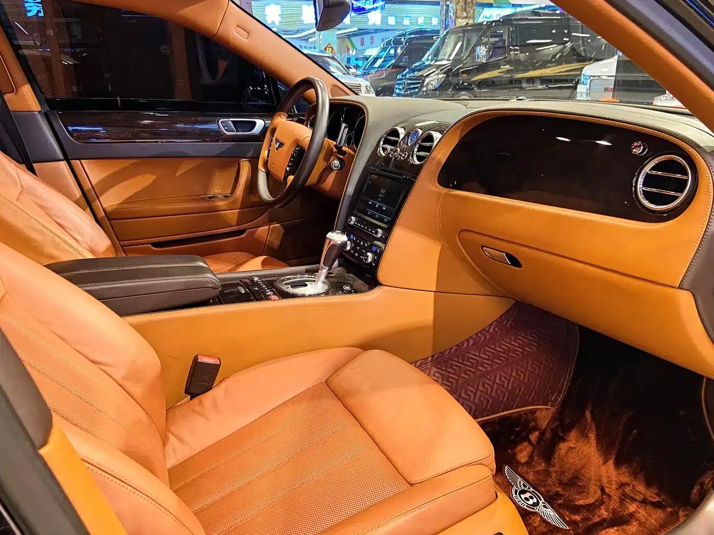 2010 Flying Spur 6.0T Four-Seater — миниатюра 22