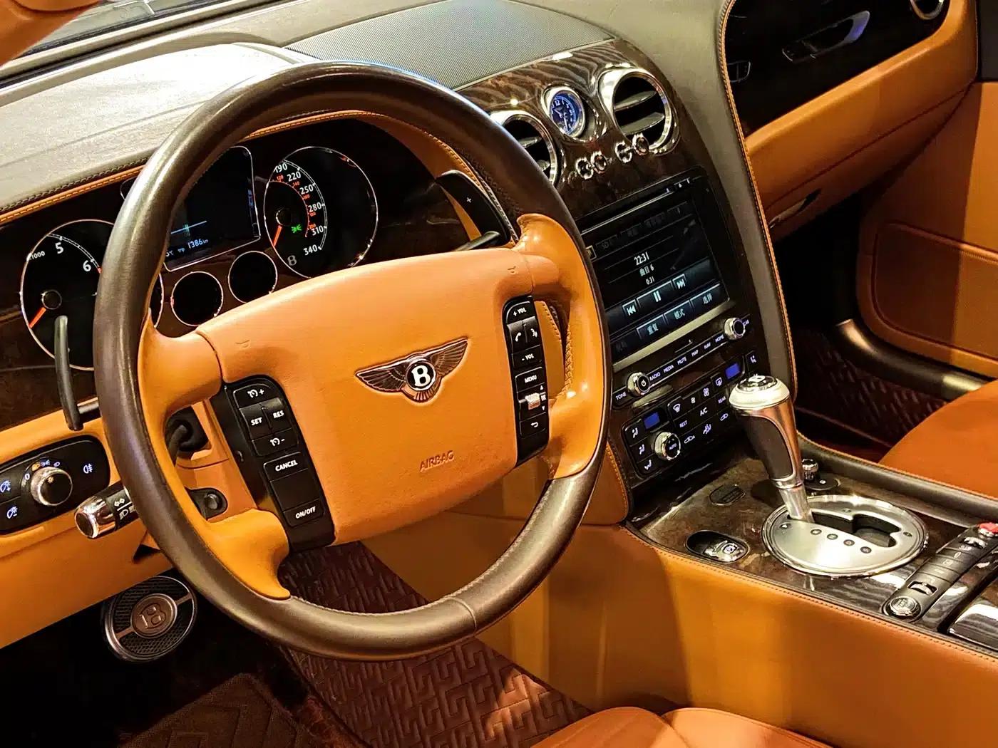 2010 Flying Spur 6.0T Four-Seater — миниатюра 24