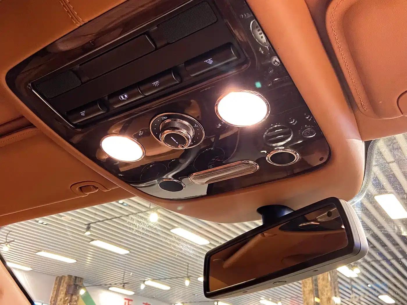 2010 Flying Spur 6.0T Four-Seater — миниатюра 31