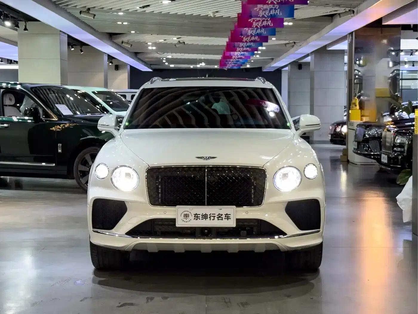 Bentayga 2024 4.0T V8 — миниатюра 2