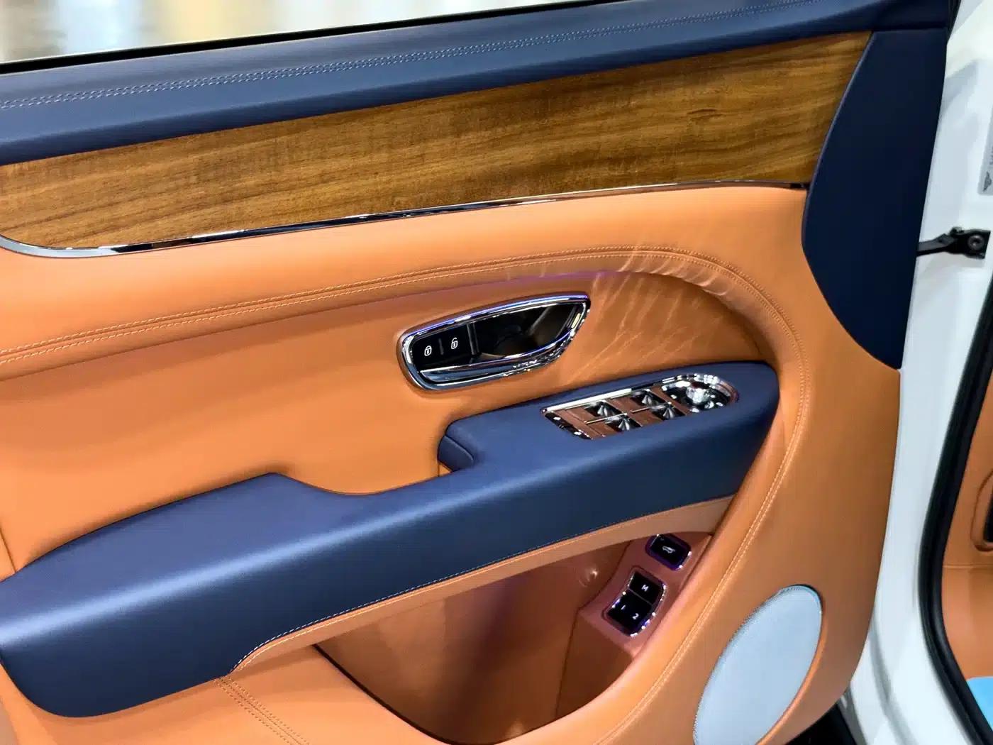 Bentayga 2024 4.0T V8 — миниатюра 12