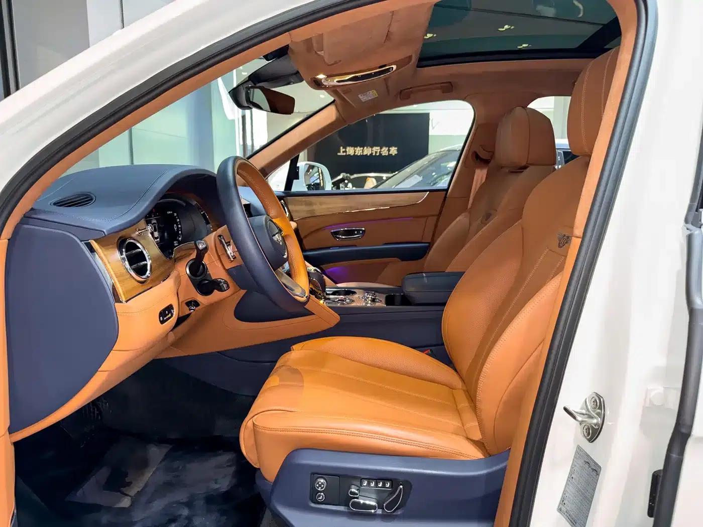Bentayga 2024 4.0T V8 — миниатюра 13