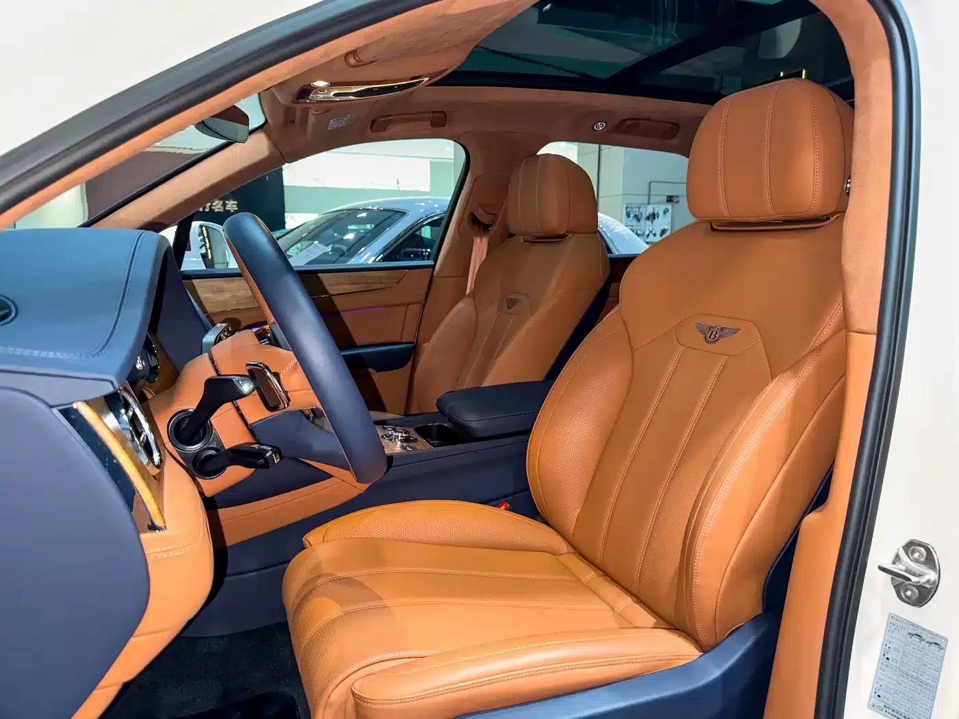 Bentayga 2024 4.0T V8 — миниатюра 14