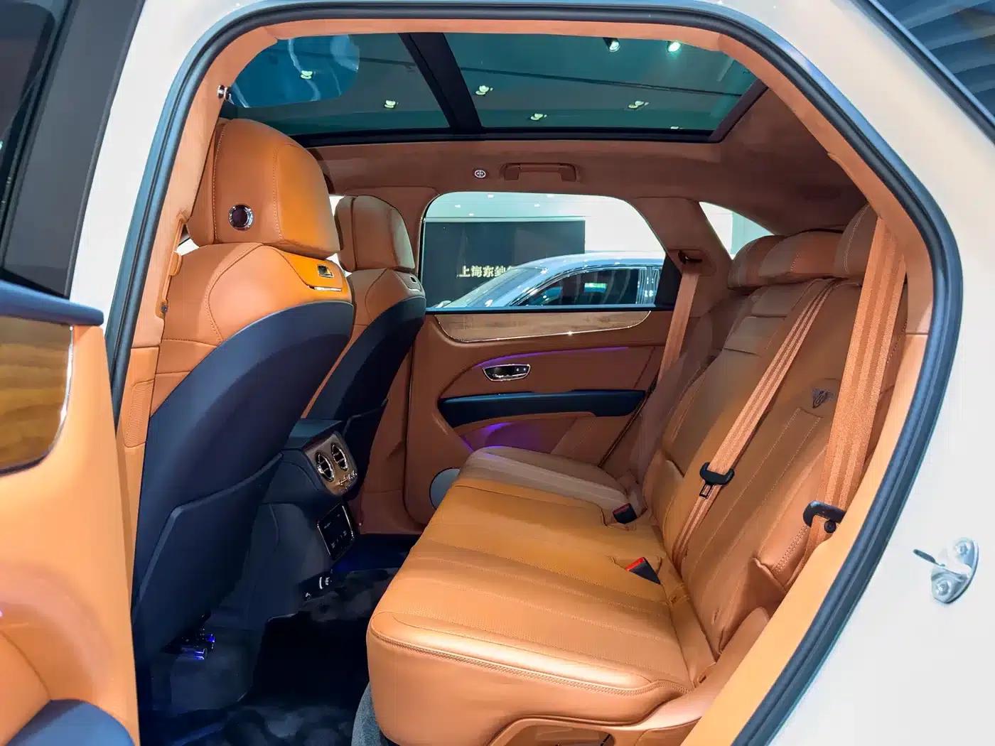 Bentayga 2024 4.0T V8 — миниатюра 16