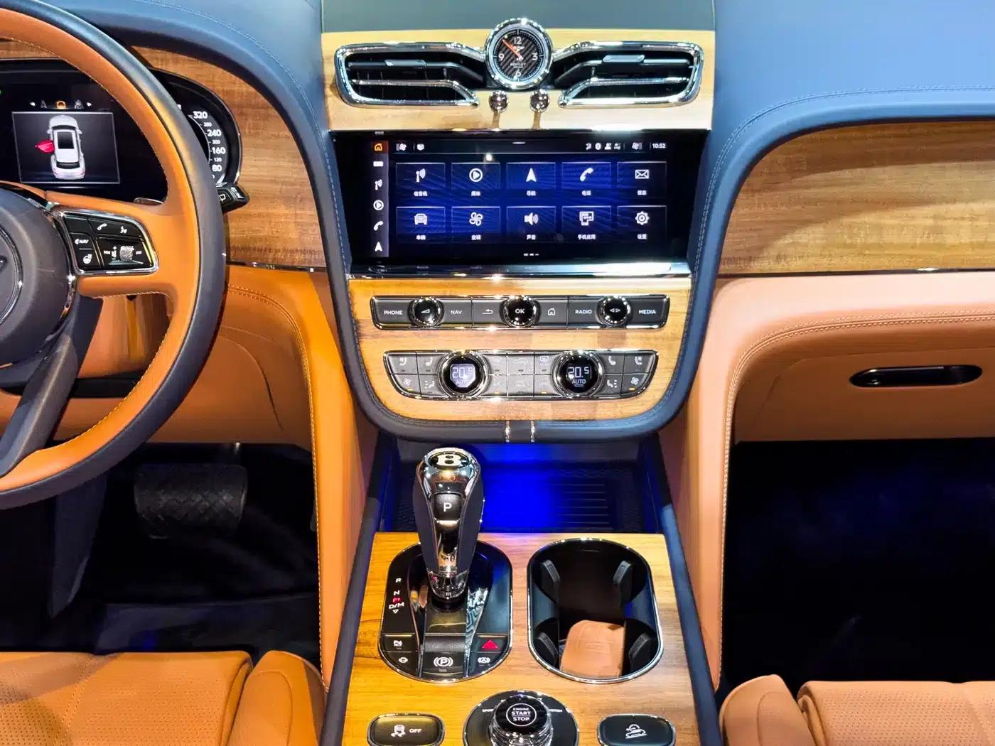 Bentayga 2024 4.0T V8 — миниатюра 19