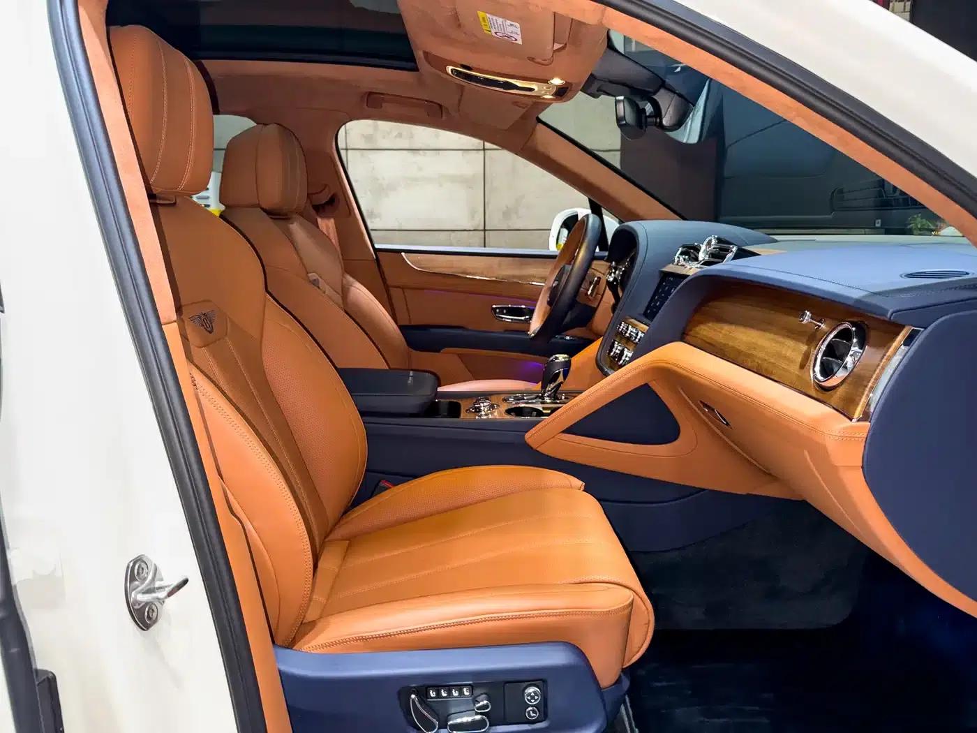 Bentayga 2024 4.0T V8 — миниатюра 24