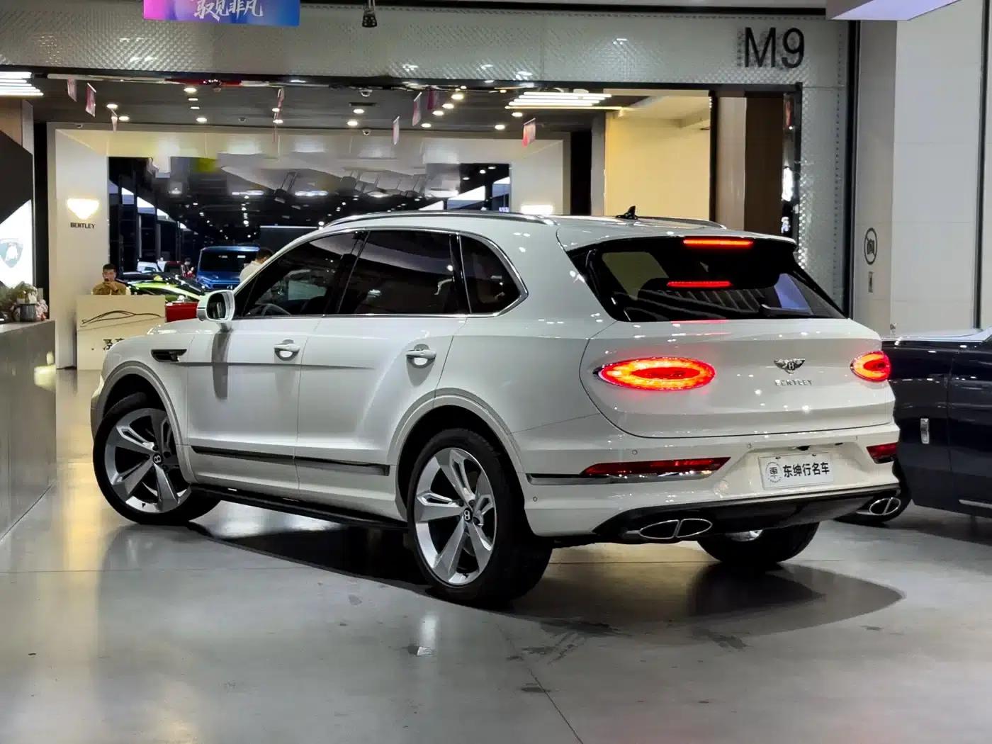 Bentayga 2024 4.0T V8 — миниатюра 4