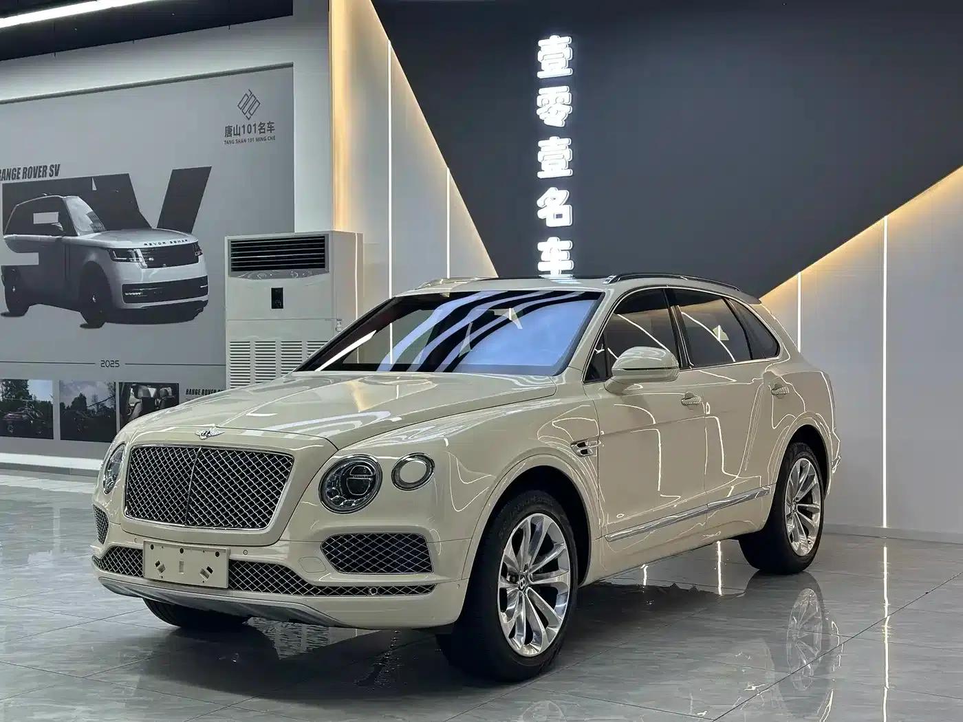 Bentayga 2017 6.0T Standard Edition — миниатюра 1