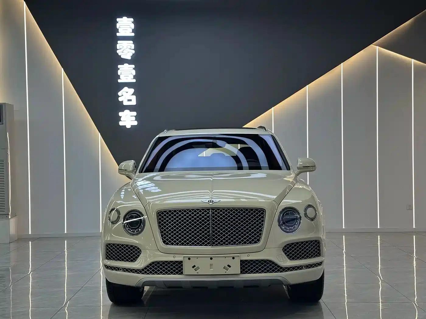 Bentayga 2017 6.0T Standard Edition — миниатюра 2