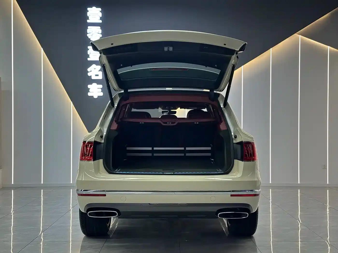 Bentayga 2017 6.0T Standard Edition — миниатюра 13