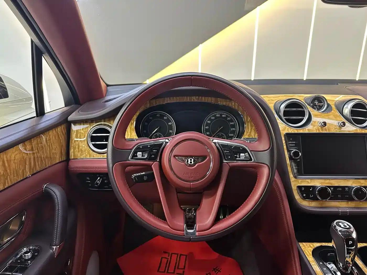 Bentayga 2017 6.0T Standard Edition — миниатюра 15