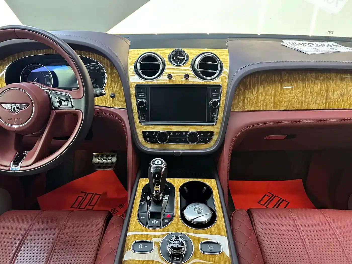Bentayga 2017 6.0T Standard Edition — миниатюра 16