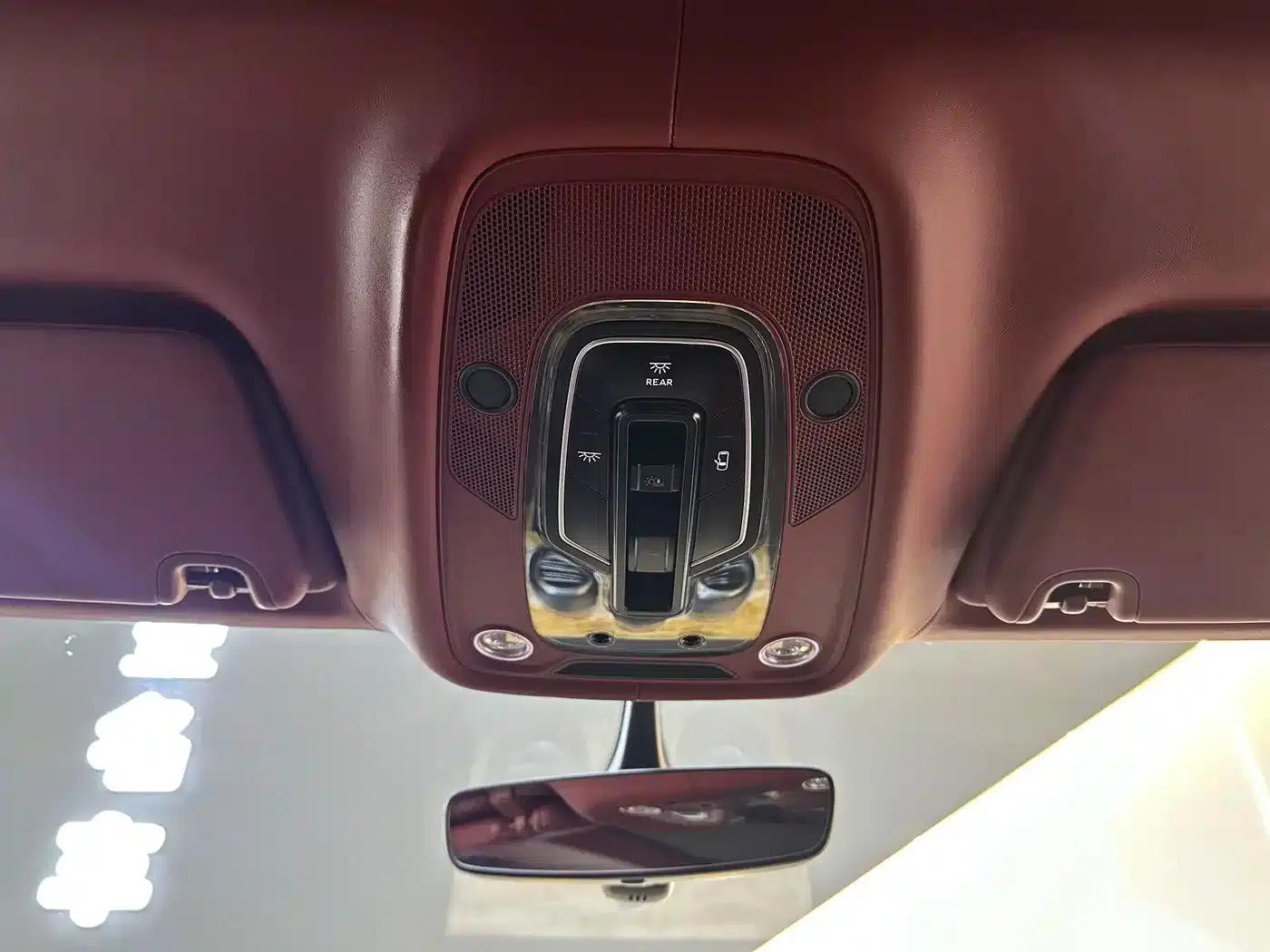 Bentayga 2017 6.0T Standard Edition — миниатюра 17