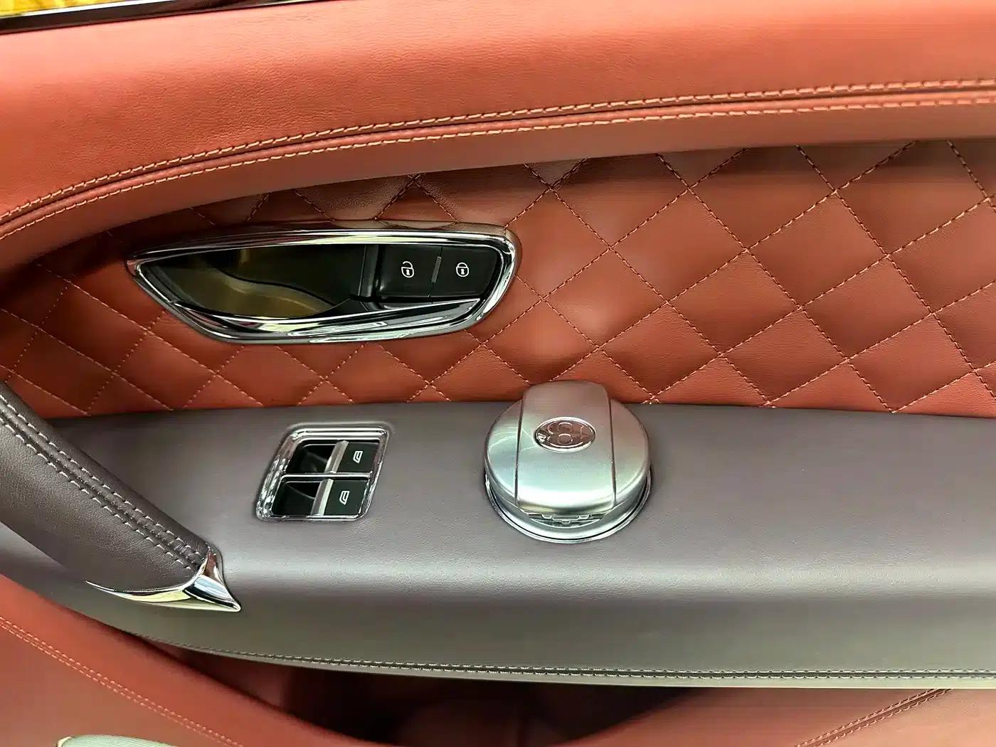 Bentayga 2017 6.0T Standard Edition — миниатюра 19