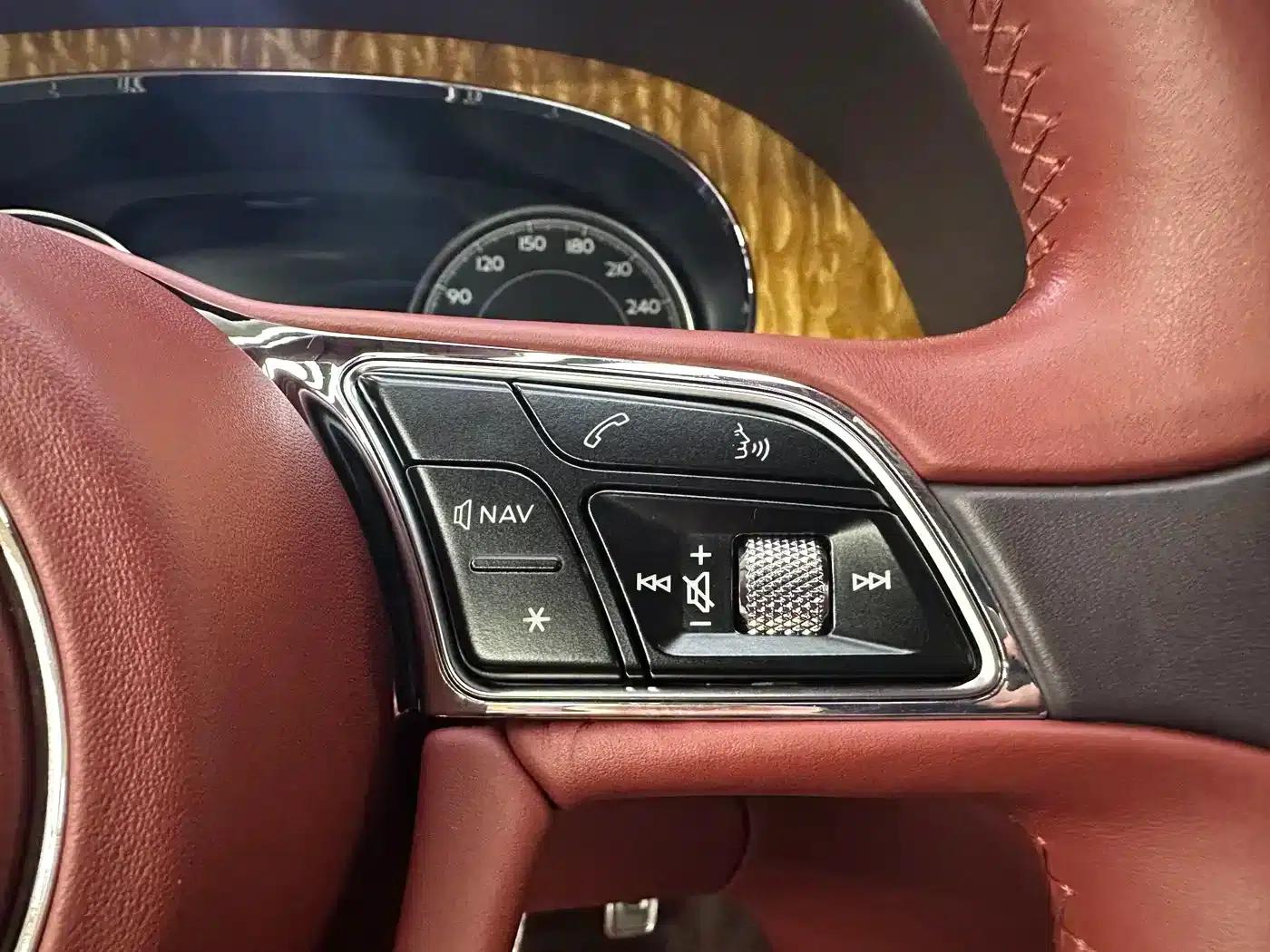 Bentayga 2017 6.0T Standard Edition — миниатюра 21