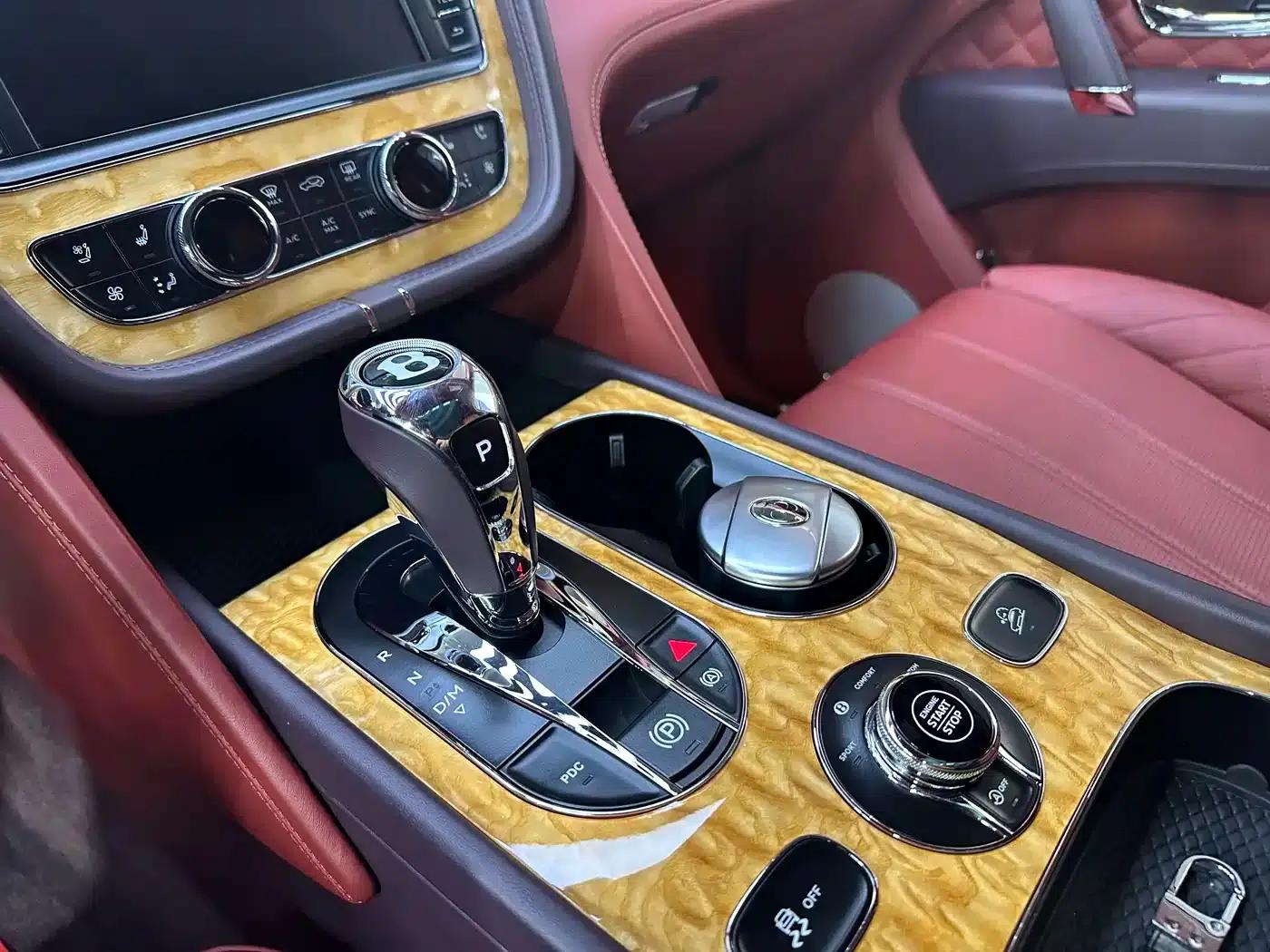 Bentayga 2017 6.0T Standard Edition — миниатюра 22