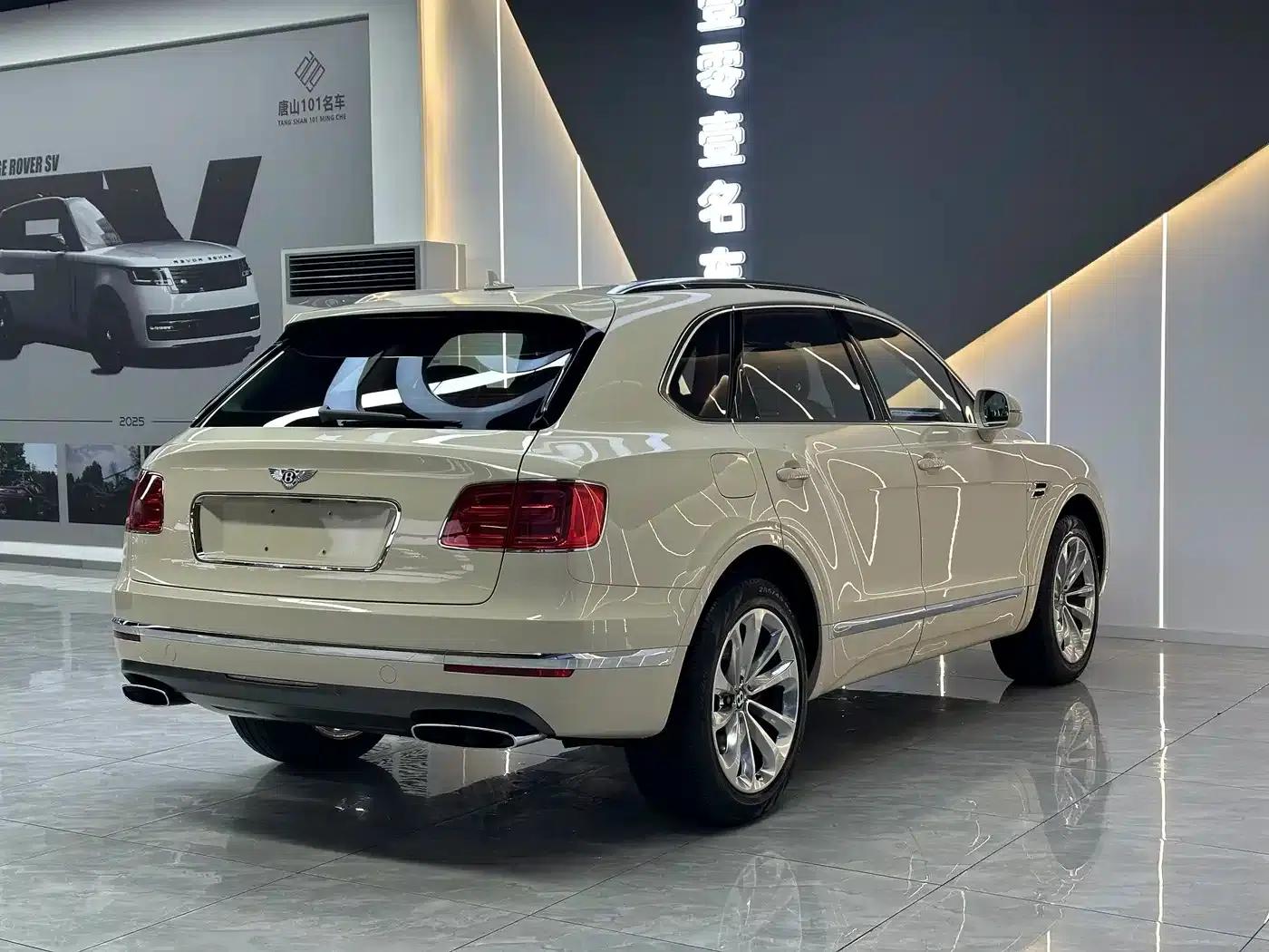 Bentayga 2017 6.0T Standard Edition — миниатюра 4