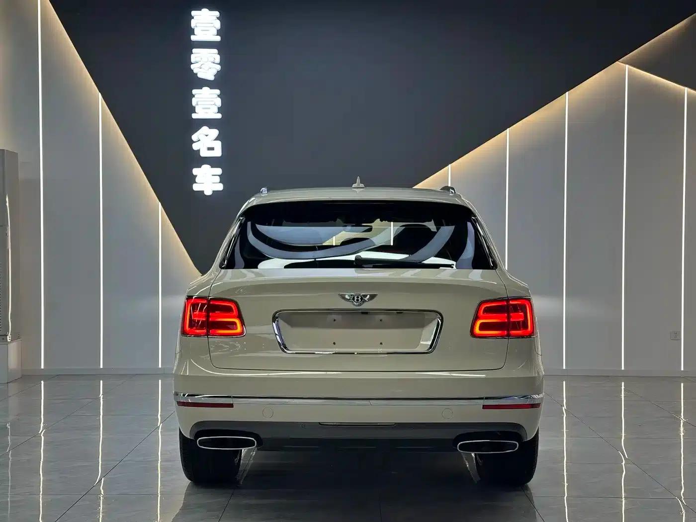 Bentayga 2017 6.0T Standard Edition — миниатюра 5