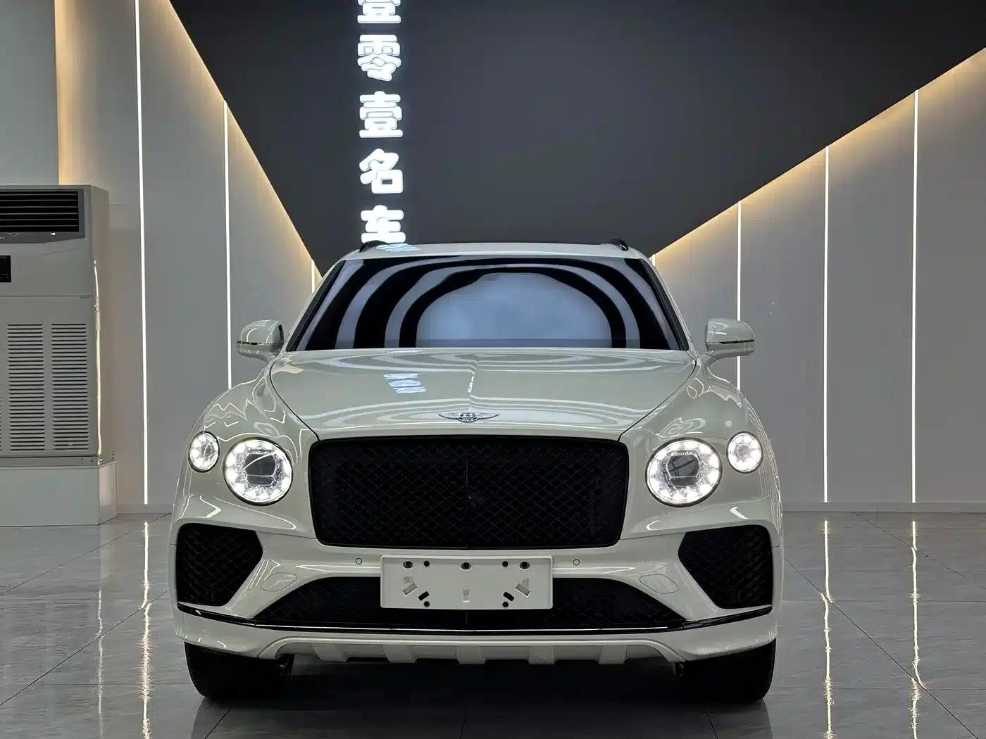 Bentayga 2021 4.0T V8 — миниатюра 2