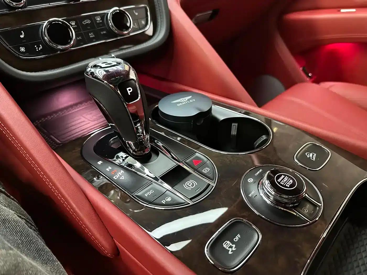 Bentayga 2021 4.0T V8 — миниатюра 15