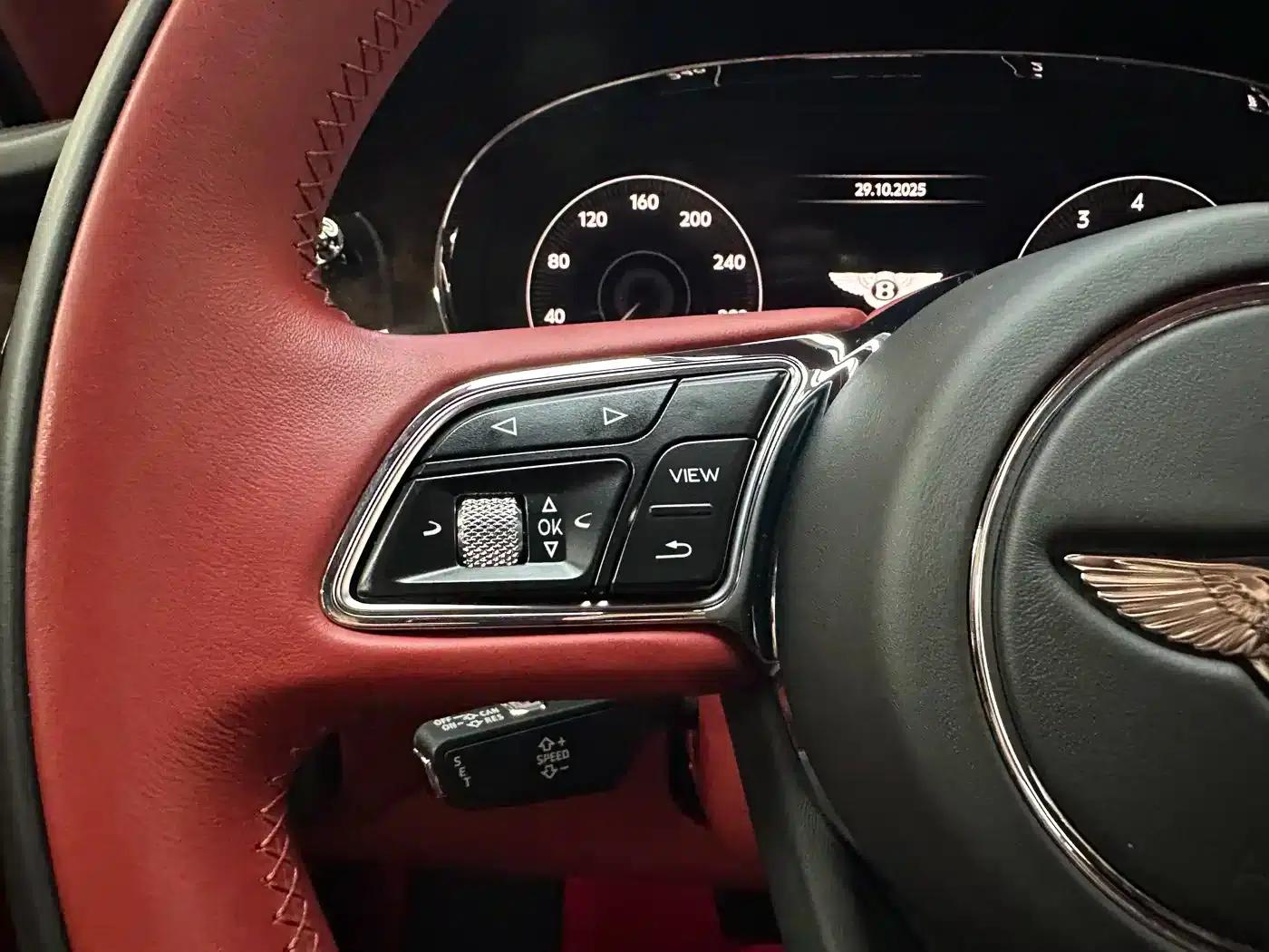 Bentayga 2021 4.0T V8 — миниатюра 16